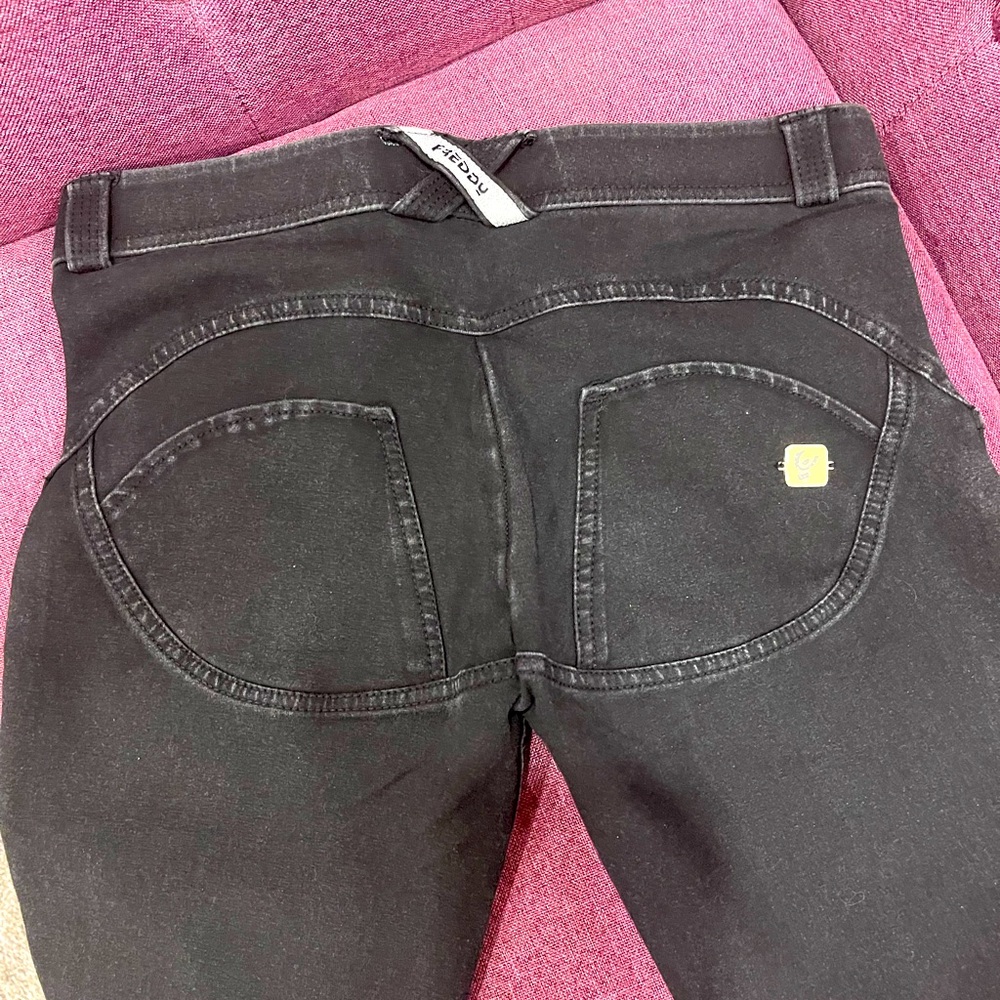 Freddy’s - Low Rise Fade to Black WRUP